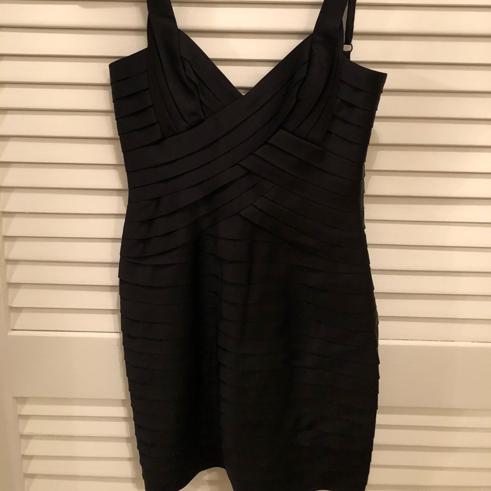 BCBG Mitzi size 02 brand new with tags